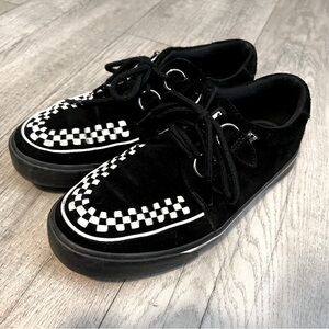 T.U.K suede creeper sneaker womens size 7 black suede